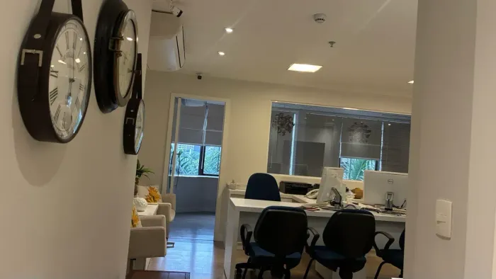 Lindo total/Decorado escritorio 55 m2 Faria Lima c/garagem