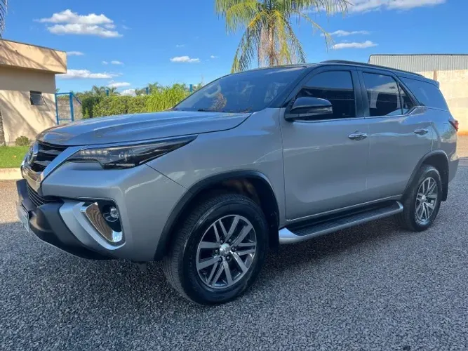 Toyota Hilux SW4 SRX 4X4 2.8 TDI 16V Dies. Aut. 2019
