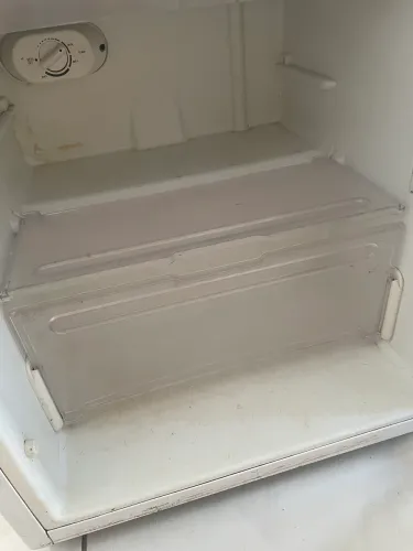 Vendem-se um frigobar Electrolux em bom estado