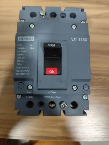 Disjuntor Siemens Caixa Moldada Tripolar 100A 18kA 3VJ1010-1DA32-0AA0