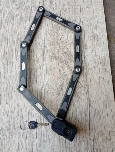Cadeado bicicleta/moto ABUS BORDO . Comprado na Alemanha . Vem com suporte pra bike