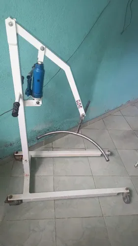 Guincho Eleve Hidráulico Manual para mover pessoas acamadas, idosos e deficientes.
