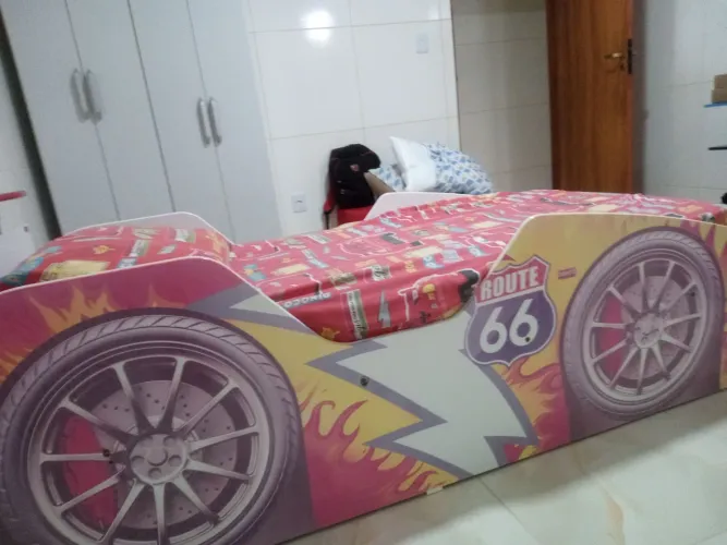 Cama dos carros infantil + cortina dos carros infantil