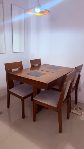 Mesa de jantar madeira