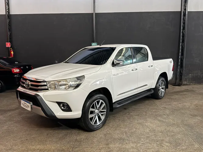 Toyota Hilux CD SRV 4X4 2.8 TDI Diesel Aut. 2017