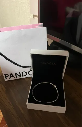 Pulseira Pandora com caixa 