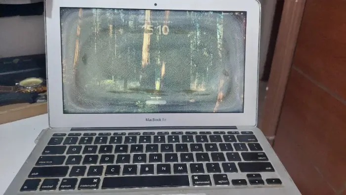 MacBook Air funcionando - preço especial por detalhe na tela