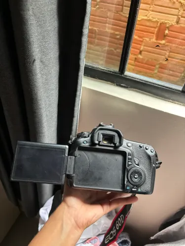 VENDE-SE CAMERA CANON 60D