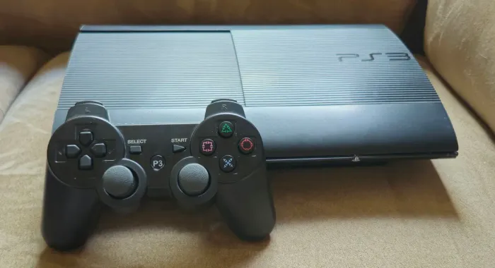 Playstation 3 Super Slim Desbloqueado Muito Conservado (Faço olx pay)