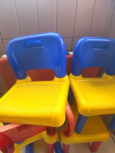 Mesa com 4 cadeiras infantil