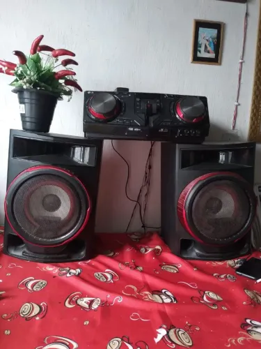 Som LG 1800w em perfeito estado 