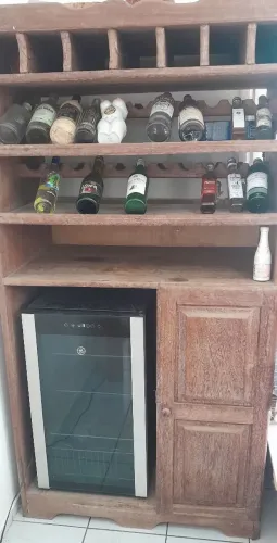 Vendo adega em madeira e uma climatizada da Ge