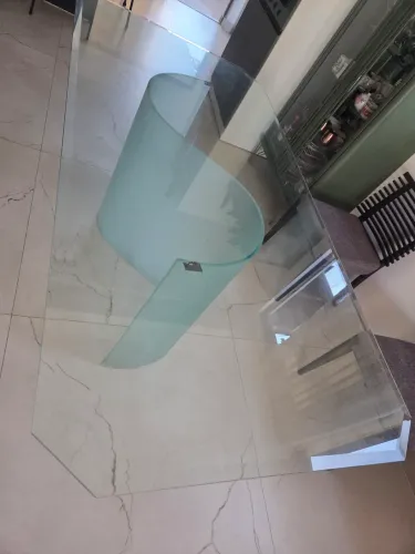 Mesa de jantar de vidro