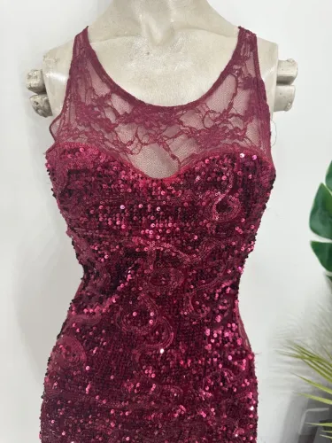 Lote de Roupas de Festa