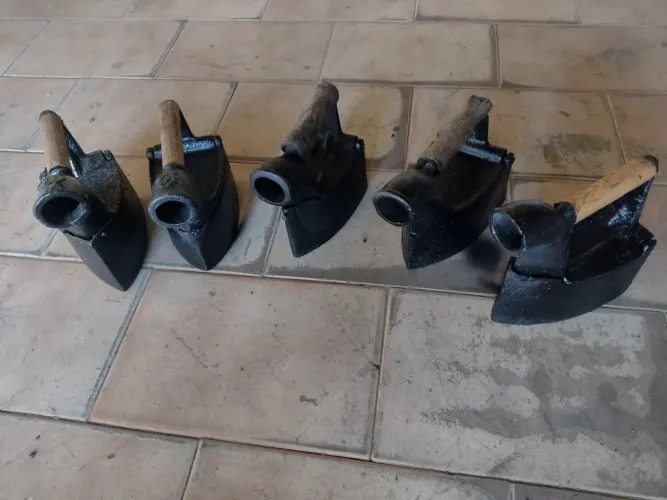 Ferro antigo de passar para decoração