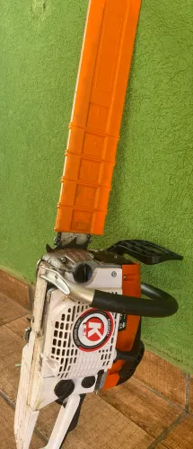 Vendo motoserra usada poucas vezes