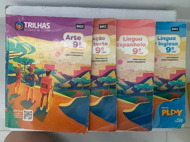 Livros FTD Trilhas usados nono ano