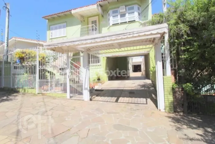 Casa à venda Avenida Assis Chateaubriand, São Sebastião - Porto Alegre