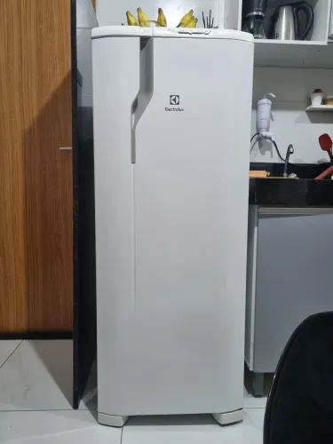 Geladeira Electrolux 3 Anos de Uso - Funcionando Perfeitamente