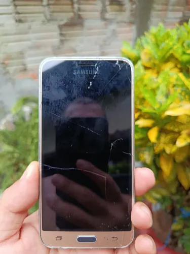 Celular Samsung j3 para reaproveitamento de peças