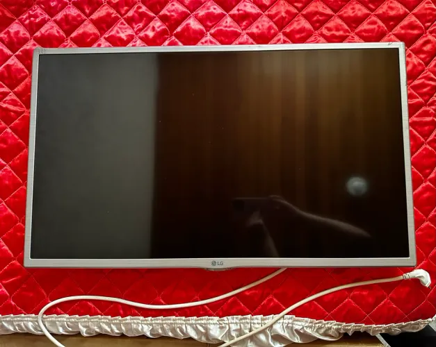 TV LG 24? LED Monitor TV