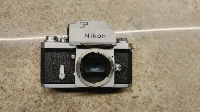 Câmera analógica Nikon F