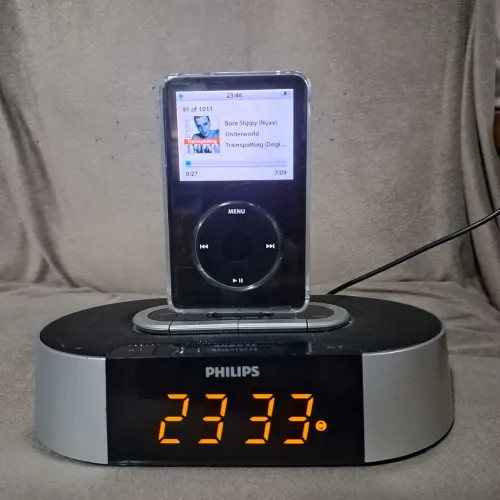 Rádio Relógio Despertador Philips AJ7030D/12 Dock Station para IPod/IPhone (Funcionando!)