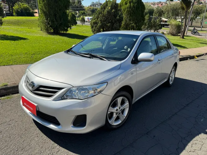 Toyota Corolla GLI 1.8 Flex 16V Aut. 2012