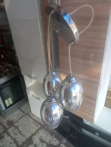 Lustre uma bela peça!
