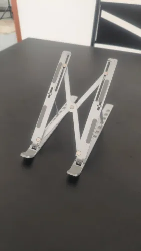 Suporte para Notebook Dobrável e Ajustável de Mesa