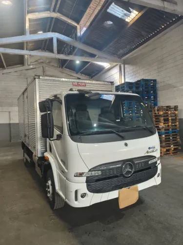 Caminhão Accelo 1117