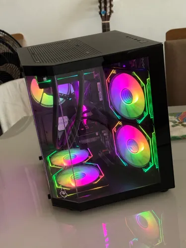PC GAMER i5 12400
