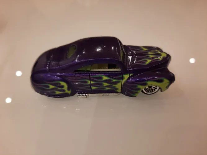 Carrinho hotwhells 