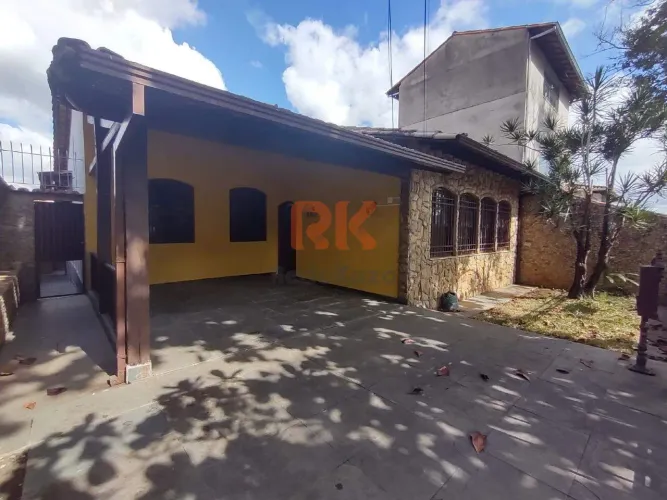 Casa para aluguel no Jaraguá  3 quartos (1 suíte)  4 vagas  BH