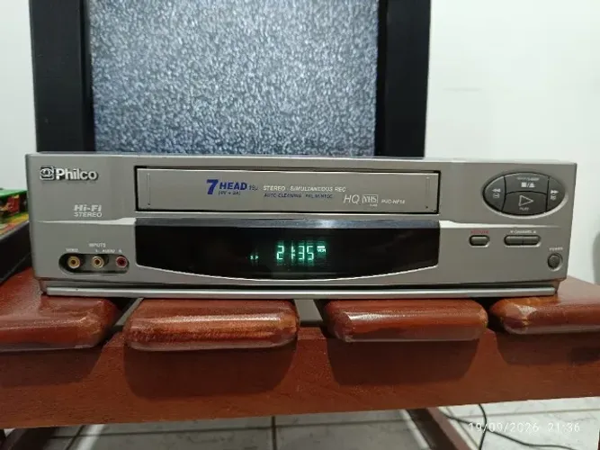 Vídeo Cassete Philco PVC-HF14 (Controle + 7 cabeças Stereo)