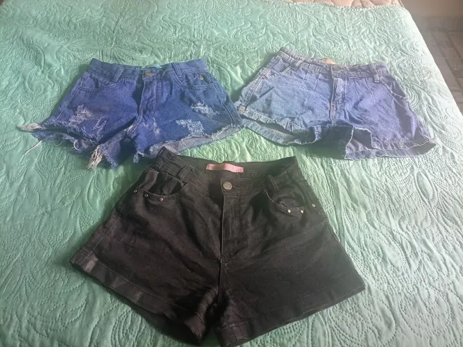 Três shorts tamanho 14 preço de desapego