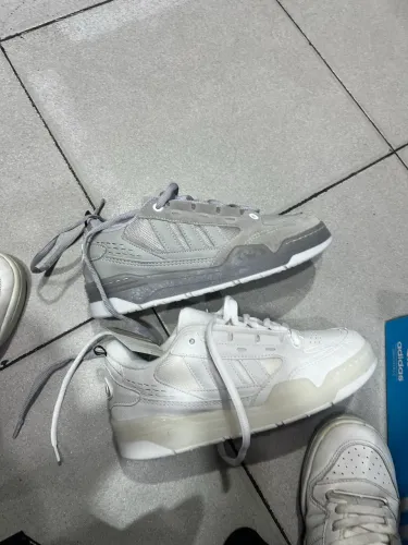 Tênis adidas 2000 seminovo 