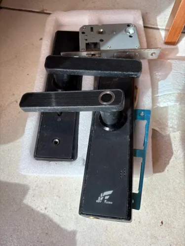 Fechadura eletrônica