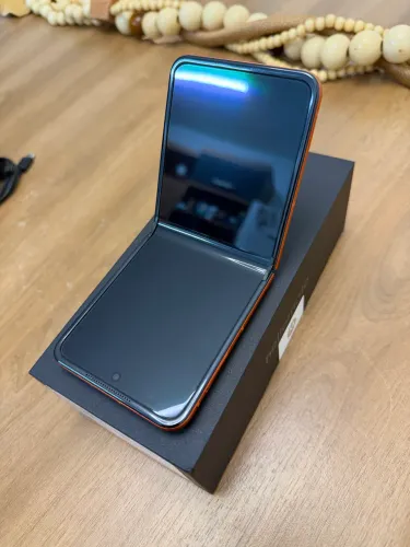 Motorola Razr 50 5G - Orange