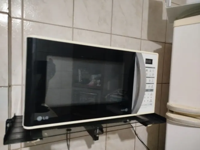 Micro-ondas 25 litros 220 v..com garantia 
