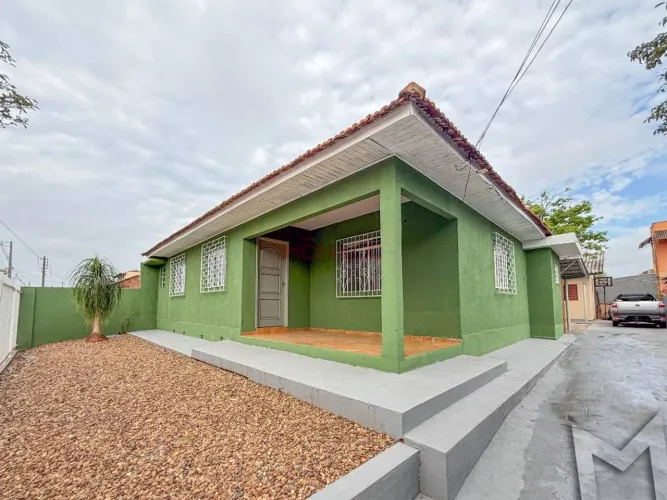 Casa com 3 dormitórios para alugar, 110 m² por R$ 1.800,00/mês - Centro - Ibiporã/PR