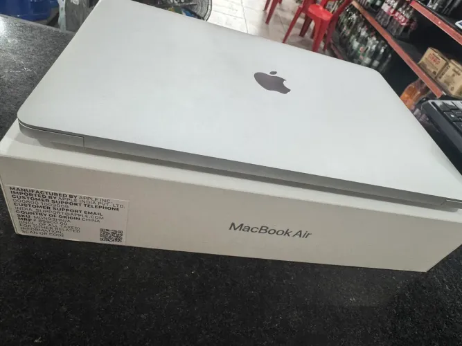 Vende se Macbook novo na caixa e na GARANTIA ainda!