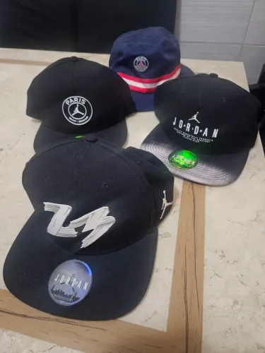 7 Bonés( New Era, Air Jordan Nik, ELLUS)+1 Bucket Psg Nike todos Originais!