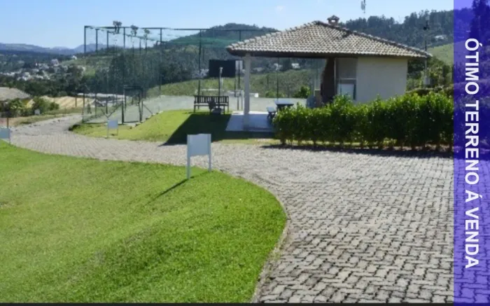 Terreno de 841m² em condomínio fechado com vista espetacular!