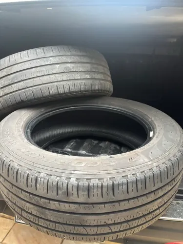 Par de pneus 225 60 17 Pirelli scorpion verde