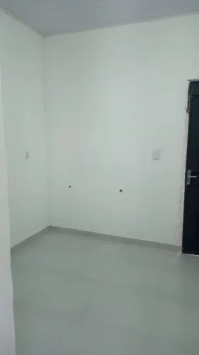 Aluguel de um quarto com banheiro 