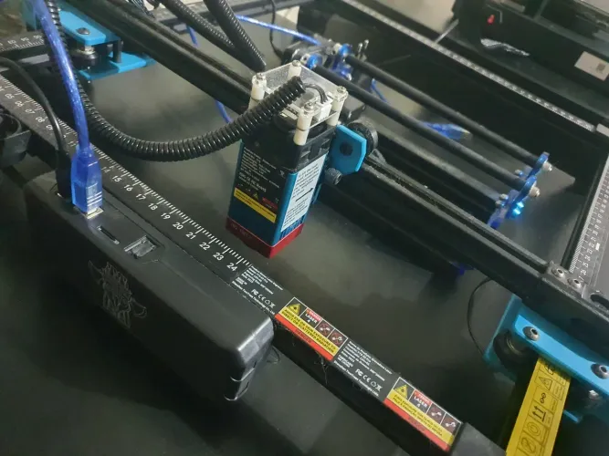 Máquina de corte e gravação a laser TTS 55 e rolo giratório PRO