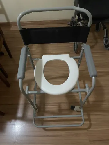 Cadeira de rodas para banho