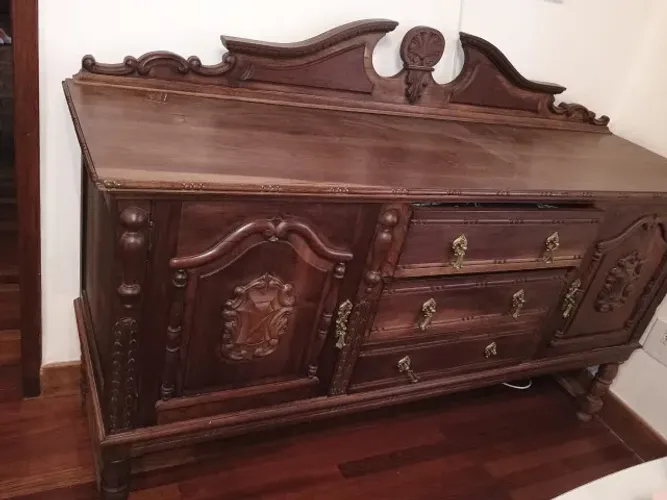 Título do Anúncio: Buffet Antigo em Madeira Maciça Imbuia Entalhado - Excelente Estado