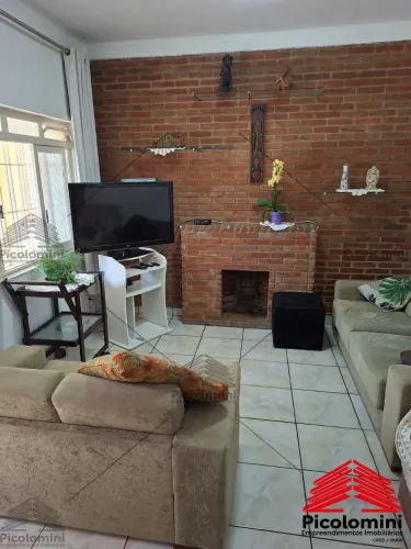 Casa à venda na Vila Mariana, São Paulo-SP com 5 quartos, 1 suíte, 2 salas, 3 banheiros e